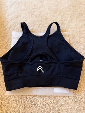 One Active Effortless Seamless High Neck Bralette